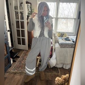 White Cropped Puffer Vest size small